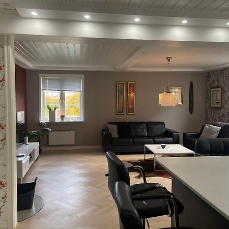 Apartment Uddevalla Bohuslaen Bubbelbad Екстериор снимка