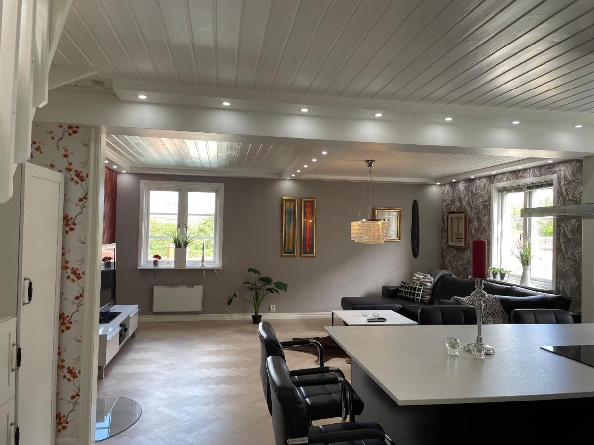 Apartment Uddevalla Bohuslaen Bubbelbad Екстериор снимка