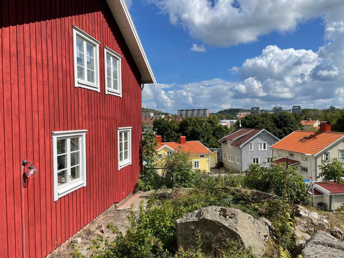 Apartment Uddevalla Bohuslaen Bubbelbad Екстериор снимка